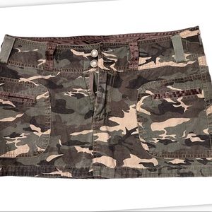 Mini skirt / Size Medium